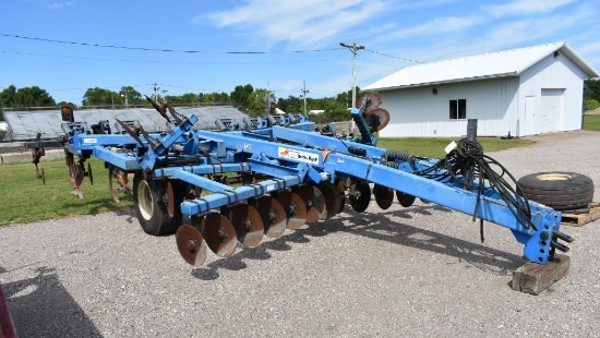 DMI 730 7 Shank Ripper, Front Disc, Raiseable Rear Disc Levelers, 425/65R22.5 Tires, SN# 525616