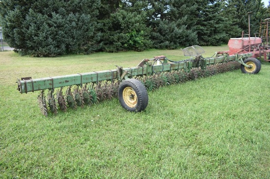 John Deere 400 Approx 30' Rotary Hoe, 3pt, HYD Fold