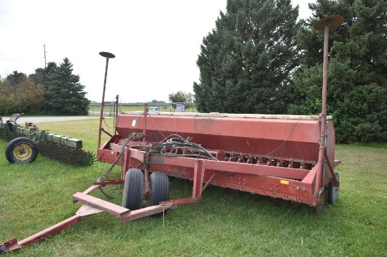 International 620 Press Drill, Approx. 14', 6" Spacings, SN# 0390179C007389