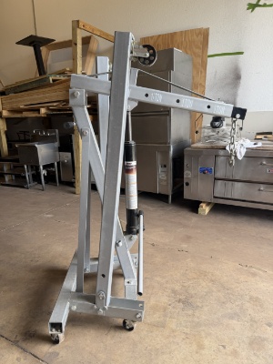 TEQ Correct 2-Ton Folding Engine Crane