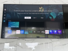65" Samsung TV w. Remote