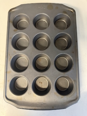 Wilton 12 Cupcake / Muffin Pans