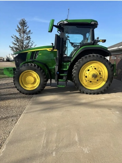2023 John Deere 7R 210