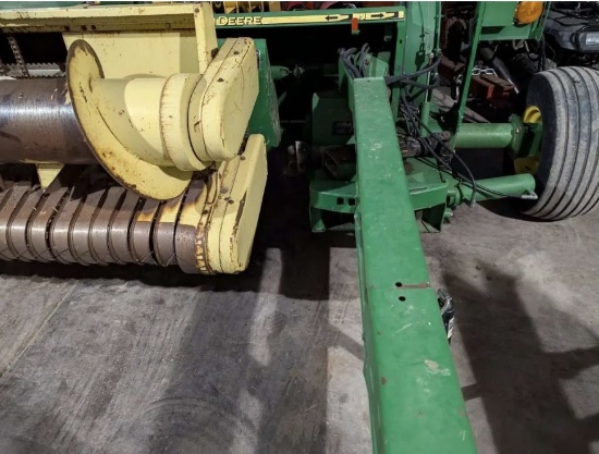John Deere 3975 Forage Harvester with Hay Head & Corn Head