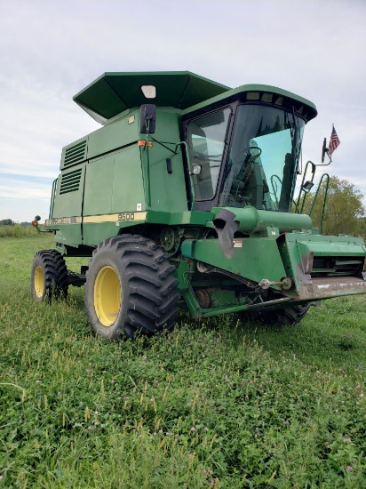 John Deere 7200 MaxEmerge 2 12-Row 30" Planter