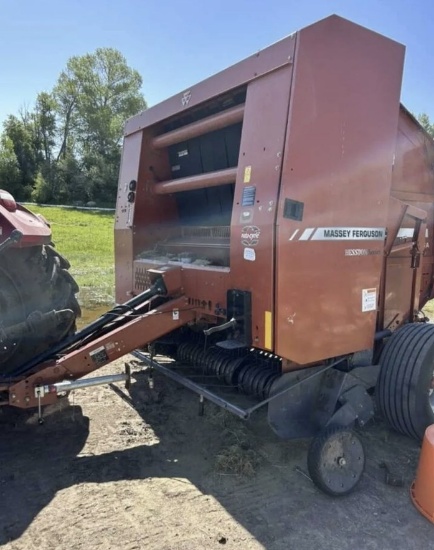 Massey Ferguson 2756A Round Bale