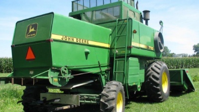 1987 John Deere 7720 Titan II Combine – For Sale in Taylorville, IL 62568