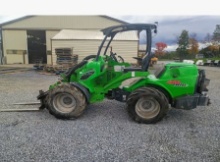 2022 Avant 860i Compact Articulated Loader