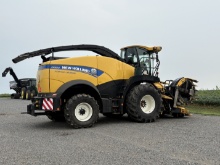 2017 New Holland FR550 Self-Propelled Forage Harvester