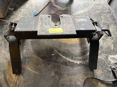 Heavy Duty 5 Th Wheel Trailer Hitch Assembly With Mountang Brackets
