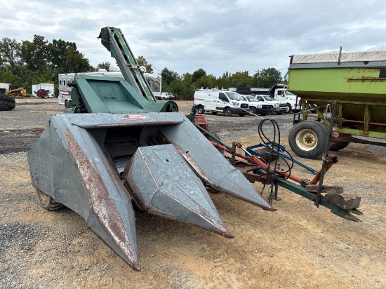 New Idea 324 2 row corn picker