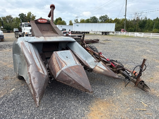 New Idea 311 SuperSheller 2 Row Corn Picker