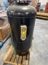 Wessels Co. industrial pressure vessel with a bladder-monitor assembly