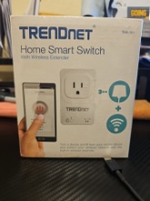 TRENDnet Cat. # THA-101 Home Smart Switch with Wireless Extender