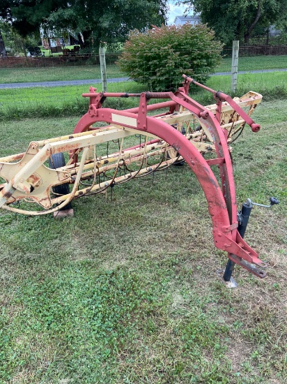 New holland, 56 bar rake, has some missing teeth, all in good working condition