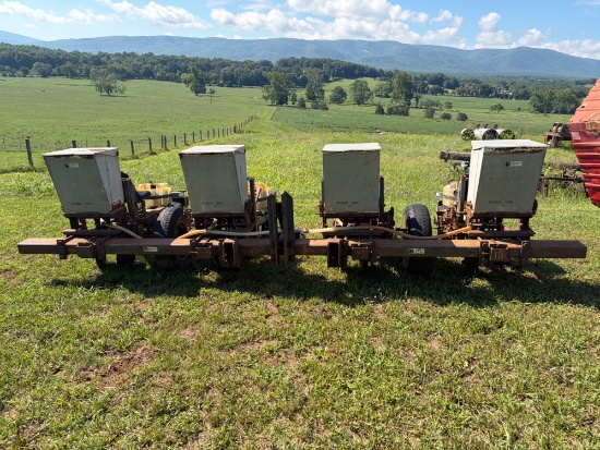 Holland 4 row carousel planter