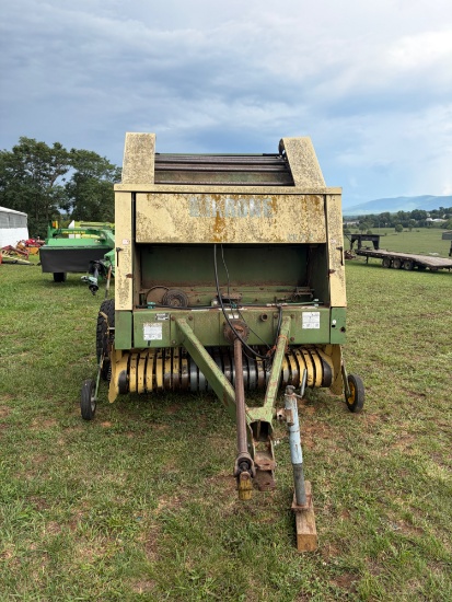 Krone 260 round baler, was used this year and bales good, 4x5 bales, twine tie only