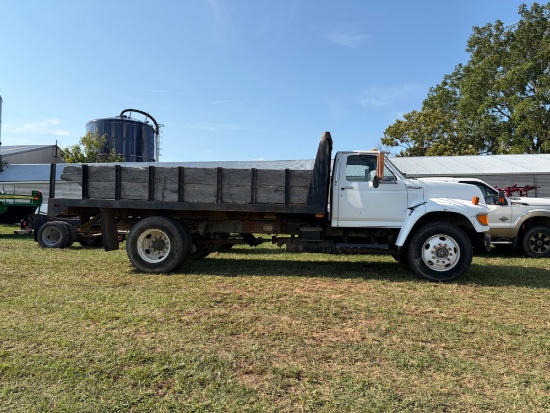 1998 Ford F800 Truck