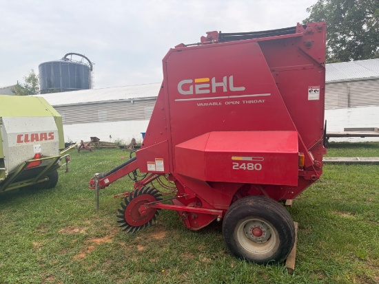 Gehl RB2480 variable open throat, round baler, has bale head pickups. All in good working order, has