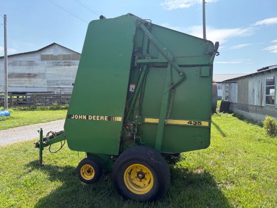 John deere 435, round baler, twine tie only, in good shape, has been shed kept, has manual and monit