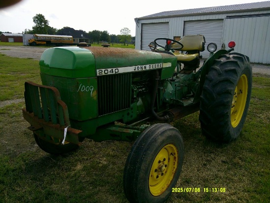 JD 2040 Tractor