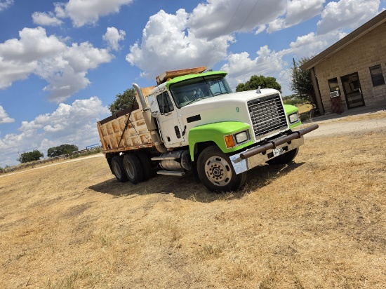 2001 Mack CH 613 Dump Truck