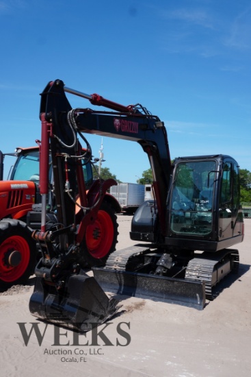 GRIZZLY T-8 EXCAVATOR
