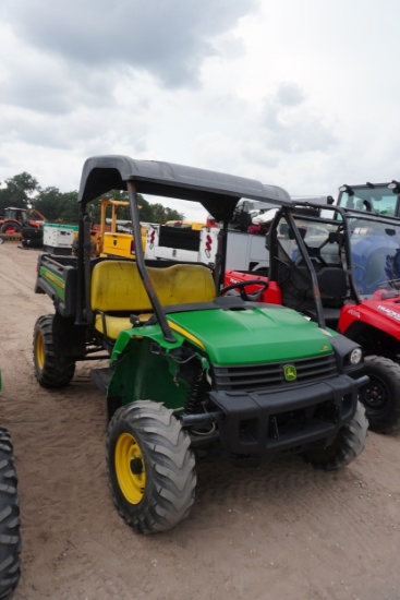 John Deere Gator 825i