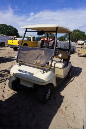CLUB CAR GOLF CART