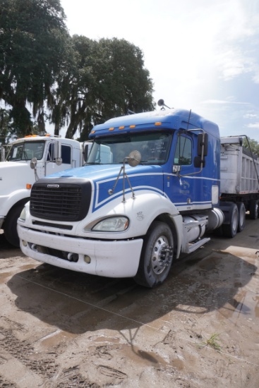Freightliner Tractor 2003