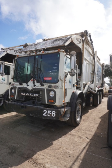 Mack Garbage Truck