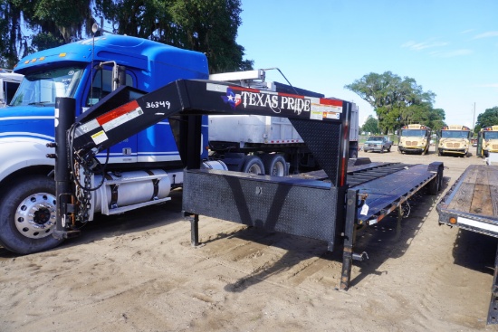 Texas Pride Gooseneck Car