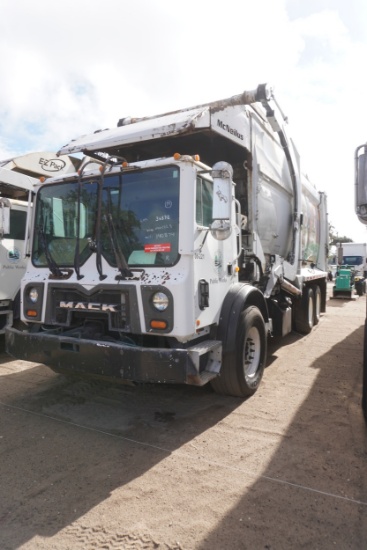 Mack Garbage Truck