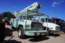 FORD F800 BUCKET TRUCK