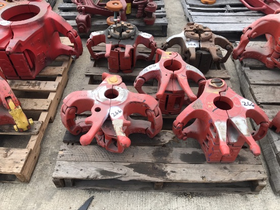 BJ (1) 4", (2) 3 1/2", (1) 2 7/8" & (1) 2 3/8" Center Latch Casing Elevators