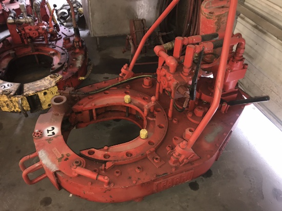 Farr 13 3/8" Hydraulic Casing Tong