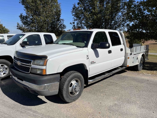 2005 Chevrolet 3500 HD 1 Ton Dually Crew Cab Flat Bed Pick Up Truck, p/b Duramax Diesel Engine, VIN#