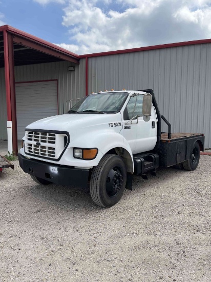 2000 Ford F650 Super Duty S/A Flatbed Dually, p/b Cat Diesel Engine, 7-Speed Manual Transmission, 4W