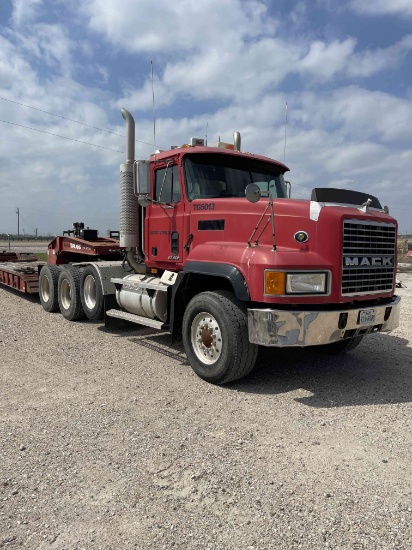 1999 Mack E7-460 Model CL713 Tri-Axle Truck Tractor, p/b Mack 460 HP Diesel Engine, Eaton Fuller 13-