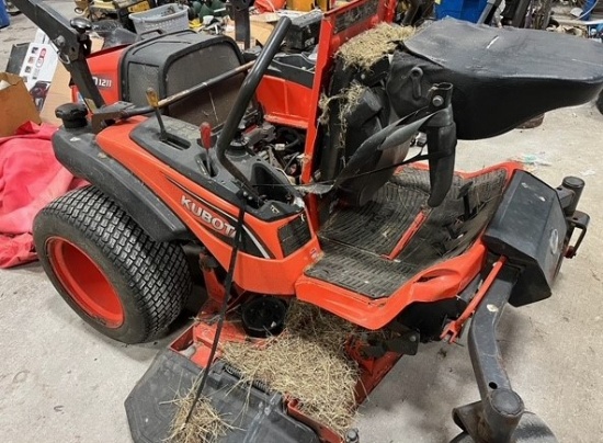 Kubota ZD1211 Zero Turn Mower w/ 60" Mowing Deck