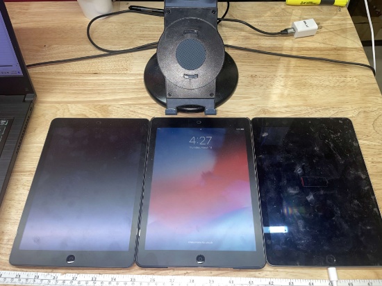 (3) Ipads (All working, Don't know the passcode, No chargers)