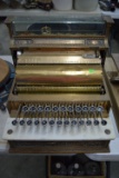 ANTIQUE CASH REGISTER!