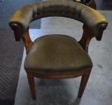 EARLY AMERICAN OAK CLUB CHAIR!