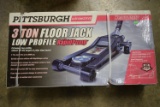 BRAND NEW 3 TON FLOOR JACK!