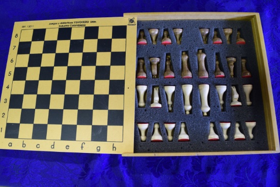 CHILD'S CHESS SET!