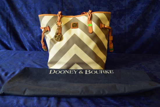 GRAY & WHITE DOONEY & BOURKE PURSE!