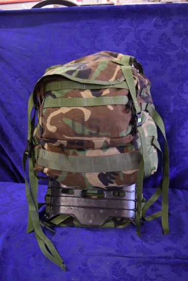 LARGE MILITARY BACKPACK!