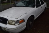 VEHICLE - 2003 FORD CROWN VIC