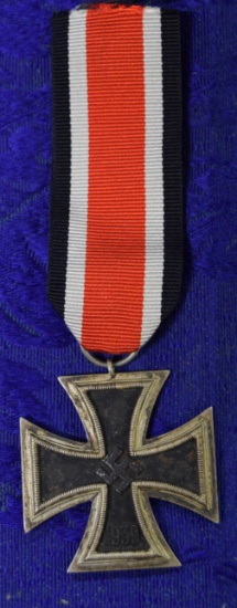WWII GERMAN IRON CROSS MEDAL!
