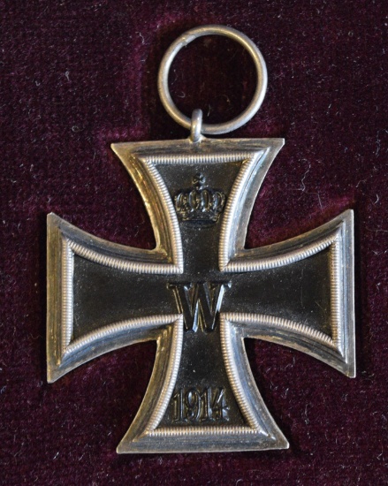 WWI CASED IRON CROSS SECOND CLASS!